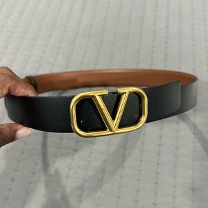 Reversible Valentino belt never worn.
